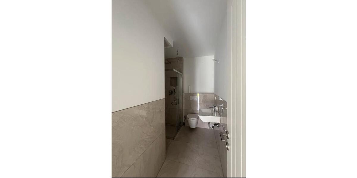 Erdgeschoßwohnung Wiesbaden Mainz-Amöneburg - 4 Zimmer, 95 m&sup2;, 1.900&euro; | Angebot:26195939