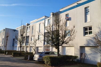 RMH mit Garage, 2 Balkonen, Garten und Terrasse - Haus Wiesbaden Klarenthal | Angebot:26348335