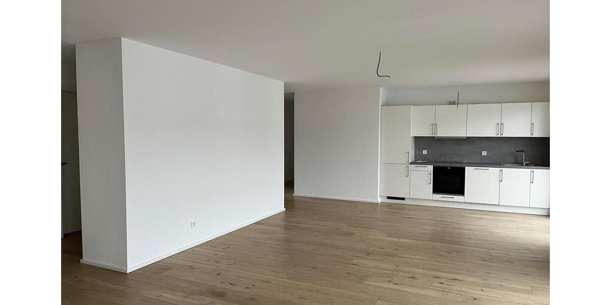 Dachgeschoßwohnung Wiesbaden Mainz-Kastel - 4 Zimmer, 131 m&sup2;, 2.300&euro; | Angebot:24980383