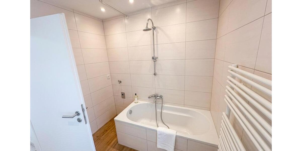 Erdgeschoßwohnung Mörfelden-Walldorf Walldorf - 1 Zimmer, 121 m&sup2;, 1.670&euro; | Angebot:26013342