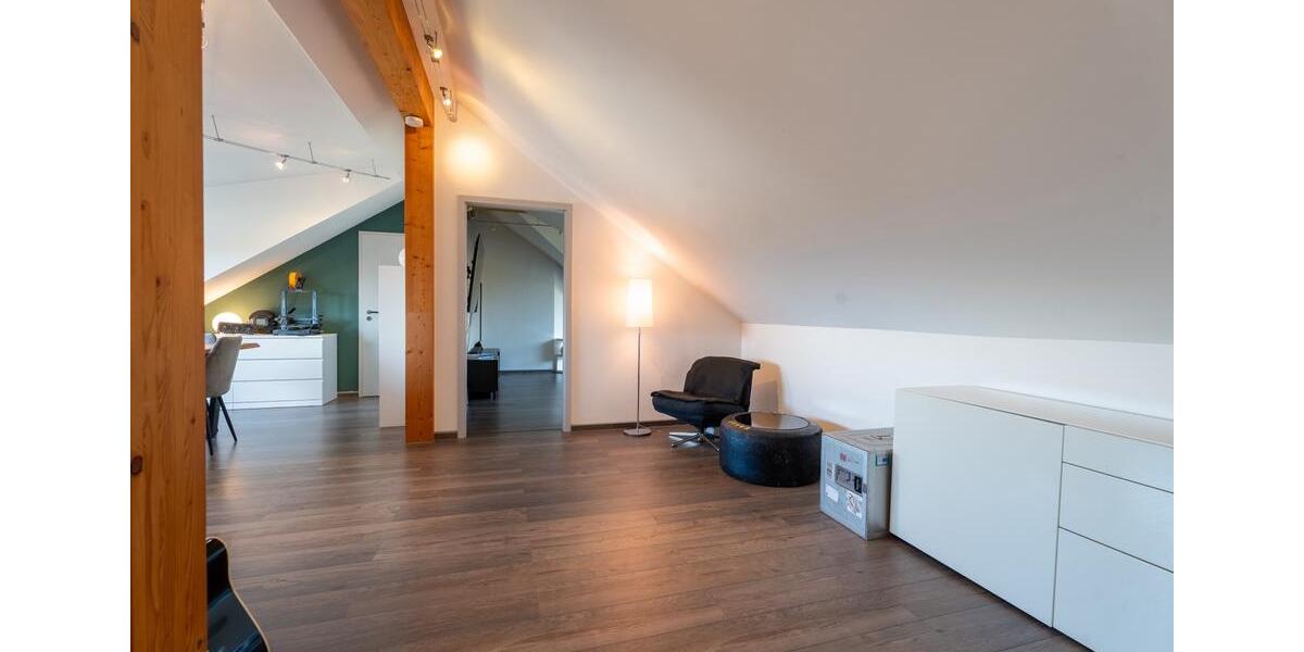 Dachgeschoßwohnung Wiesbaden Mainz-Amöneburg - 2.5 Zimmer, 104 m&sup2;, 1.200&euro; | Angebot:25172646