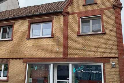 Haus zum Kaufen in Hofheim-Diedenbergen 359.000 € 140 m² 7 zimmer