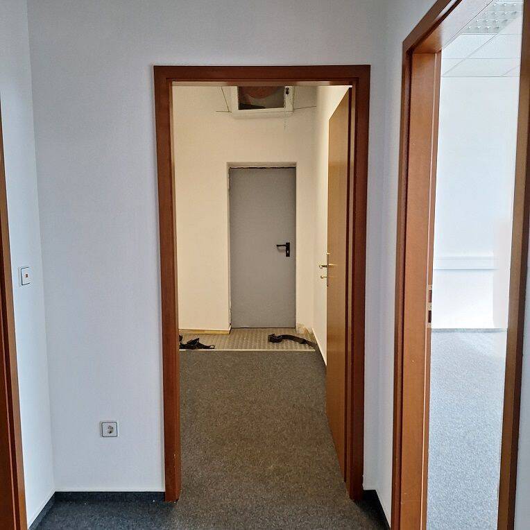 Ffm.-Griesheim: Büro ca. 125 m² - Flughafen und Messe schnell erreichbar
