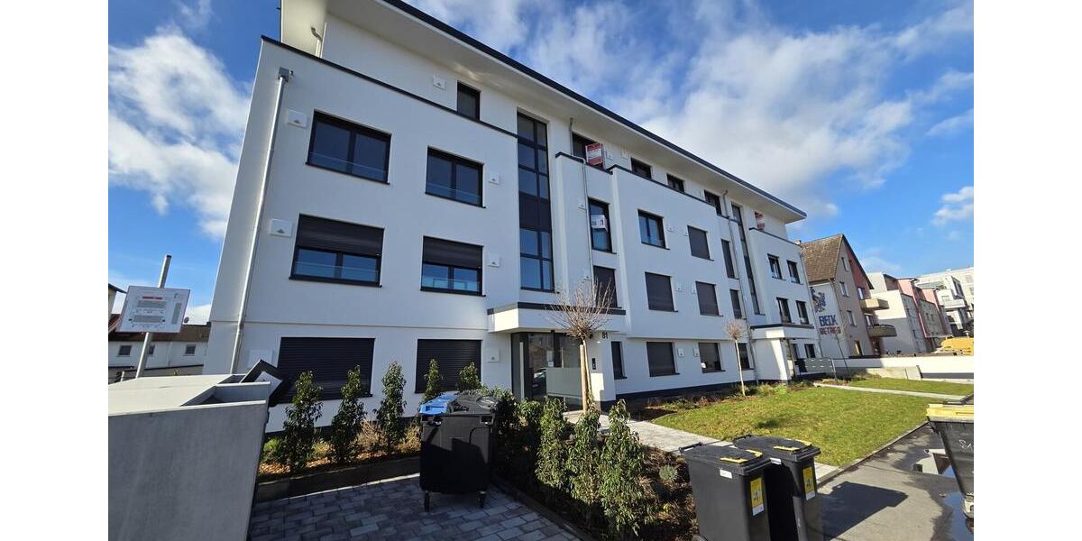 Dachgeschoßwohnung Wiesbaden Mainz-Kastel - 4 Zimmer, 131 m&sup2;, 2.300&euro; | Angebot:24980383