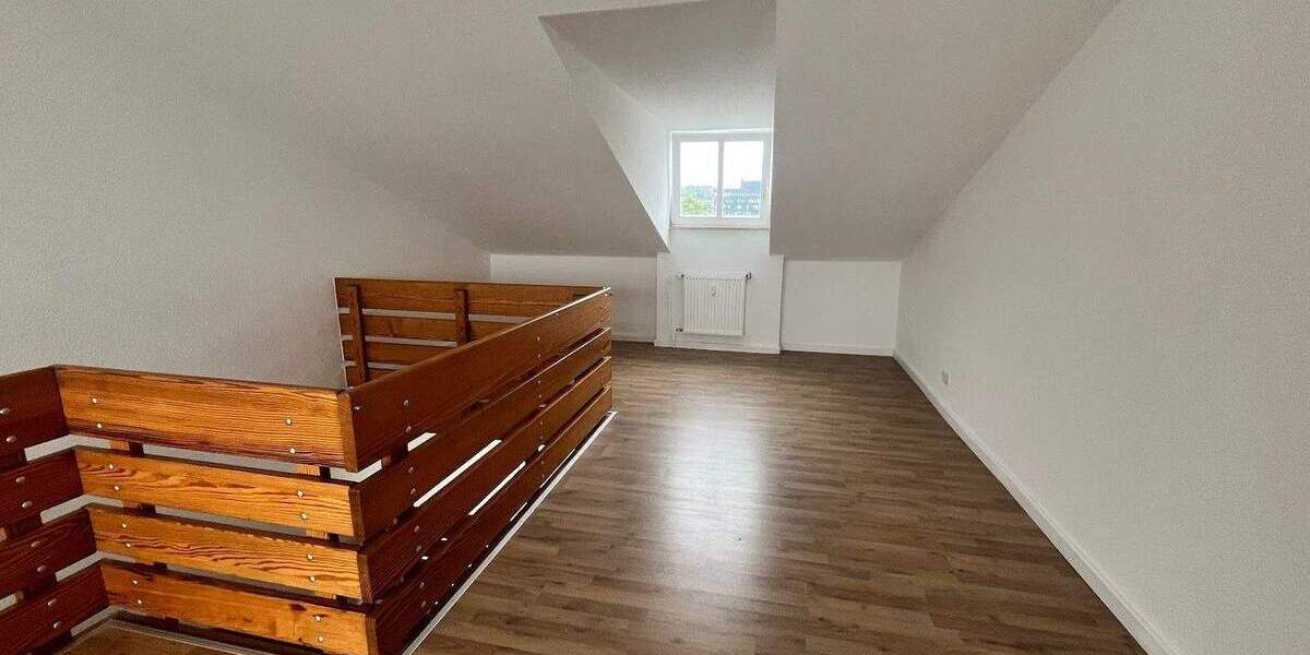 Etagenwohnung Wiesbaden Mitte - 2 Zimmer, 100 m&sup2;, 1.200&euro; | Angebot:24694226