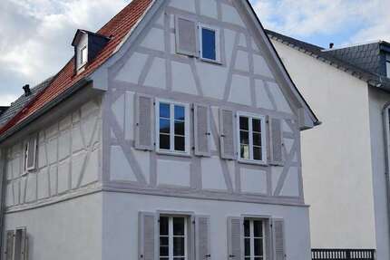 Haus Wiesbaden Biebrich - 4 Zimmer, 110 m&sup2;, 1.980&euro; | Angebot:25569831