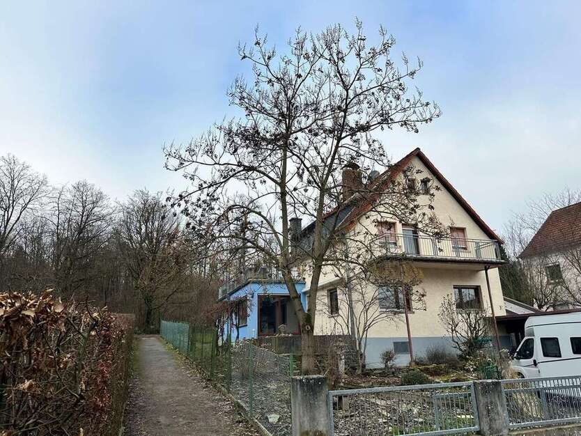 Haus zum Kaufen in Kelkheim 1.390.000 € 195 m²