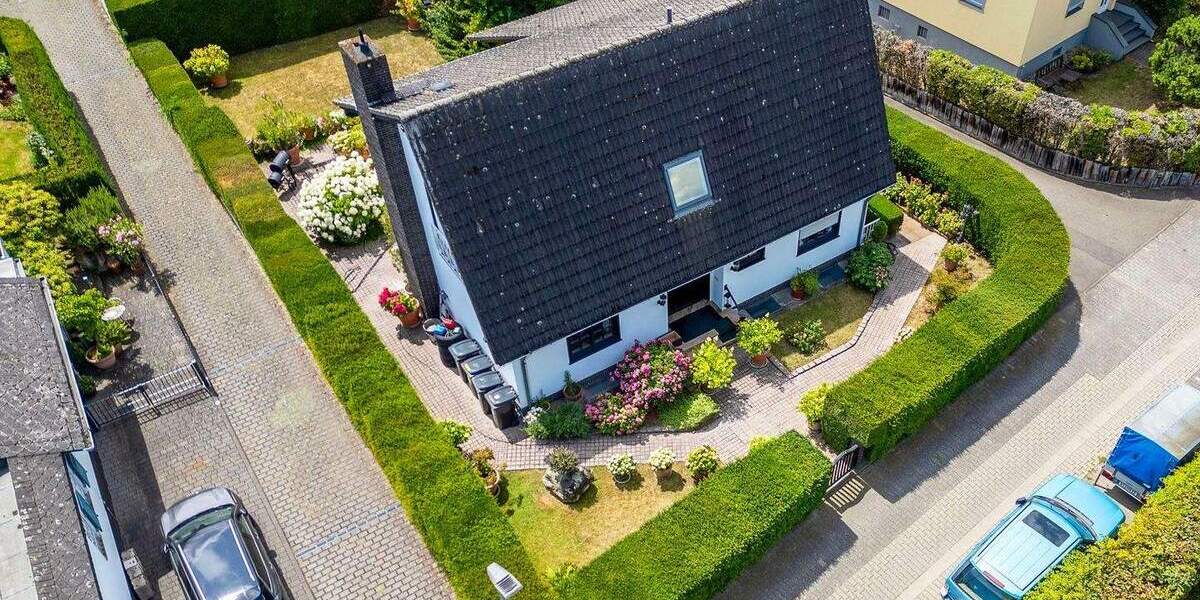 Einfamilienhaus Wiesbaden Nordenstadt - 7 Zimmer, 223 m&sup2;, 869.000&euro; | Angebot:25694639
