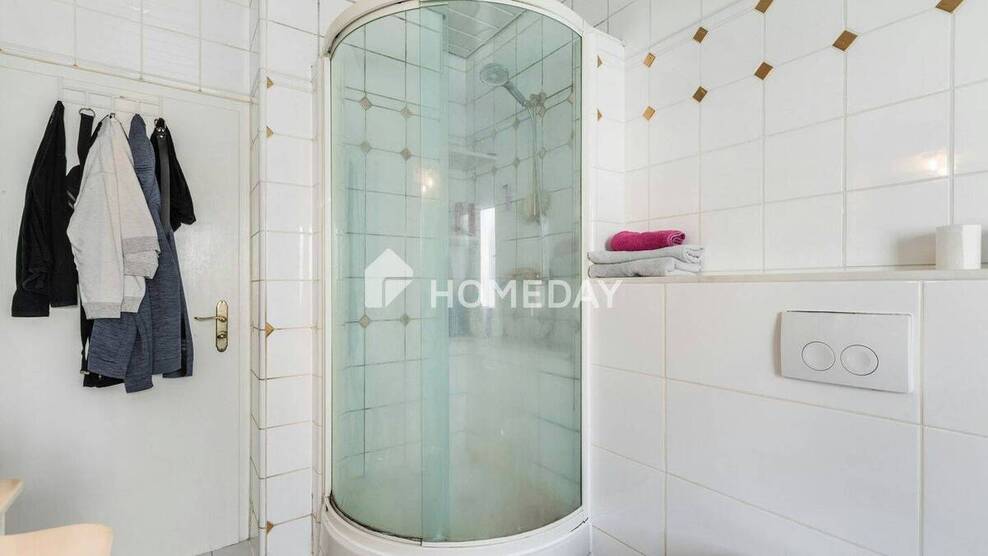 Großzügige 5-Zimmer-Etagenwohnung mit Balkon und Garage in gefragter Lage von Eppstein-Niederjosbach 5 zimmer