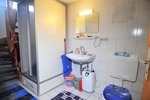 Top Angebot: 1 Grundstück, 3 Gebäude, bis zu 5 WE, davon 3 vermietet - Mehrfamilienhaus, Wohnhaus Schmitten | Angebot:26339403