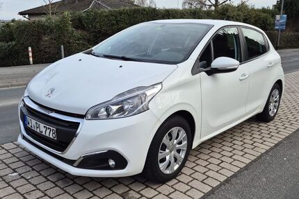 Peugeot 208 131.000 km 4.950 &euro; Wiesbaden 65197