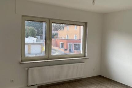 Wg-Zimmer( 3er Wg in Wiesbaden) 1 zimmer