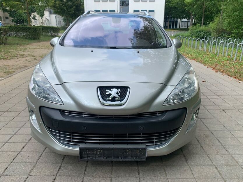 Peugeot 308 205.048 km 1.999 € Mainz-Kastel 55252