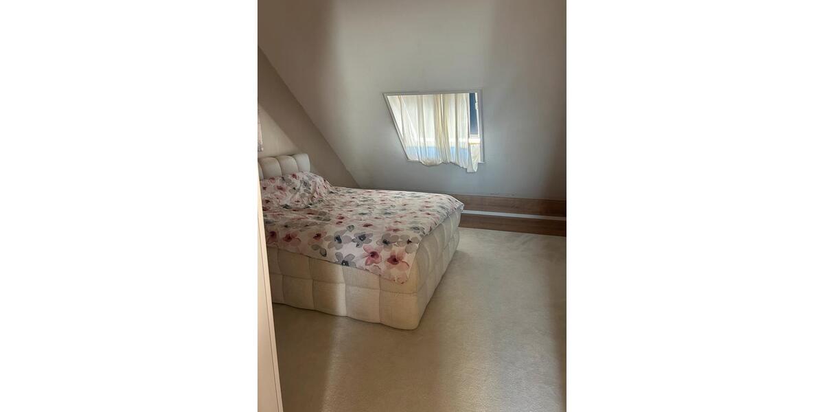 Reihenhaus Wiesbaden Biebrich - 5 Zimmer, 120 m&sup2;, 2.250&euro; | Angebot:26320830