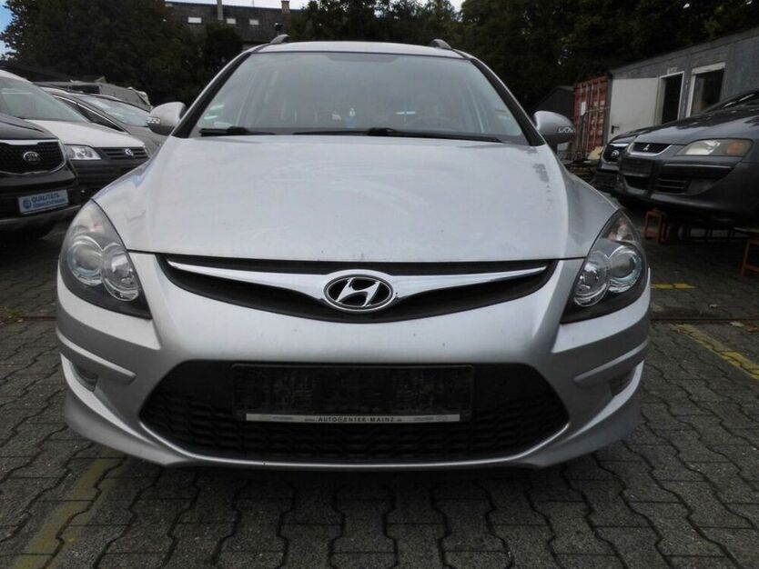 i30
