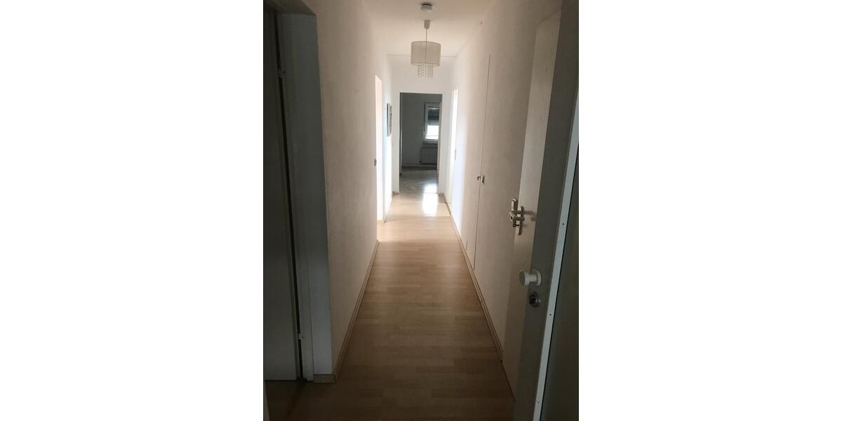 Dachgeschoßwohnung Rüsselsheim am Main - 3 Zimmer, 70 m&sup2;, 800&euro; | Angebot:26527294
