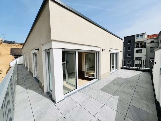Etagenwohnung Wiesbaden Mitte - 4 Zimmer, 125 m&sup2;, 2.350&euro; | Angebot:26891269