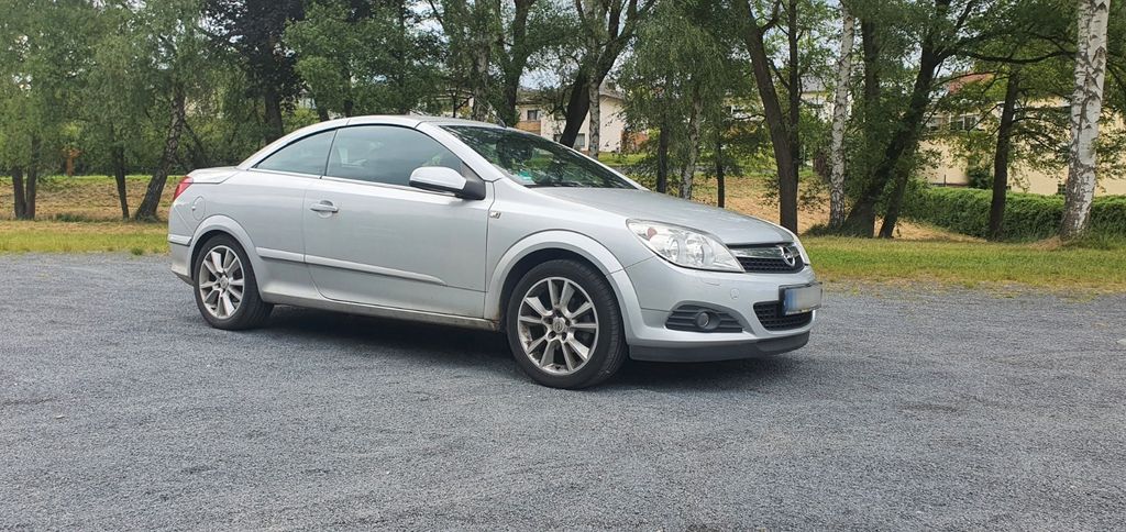 Opel Astra 205.000 km 1.299 &euro; Selters 65618