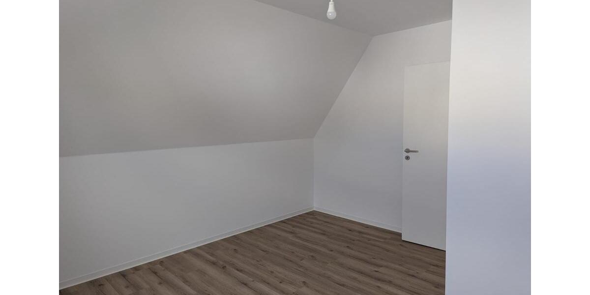 Etagenwohnung Rüsselsheim am Main - 4.5 Zimmer, 110 m&sup2;, 1.485&euro; | Angebot:26322094