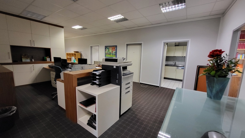 Hofheim Mitte - Moderne Bürofläche mit ca. 172 m² - Gewerbeobjekt Hofheim | Angebot:23768214