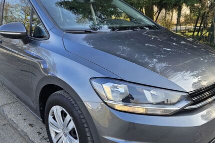 VW Touran 182.000 km 11.960 &euro; Kelkheim 65779