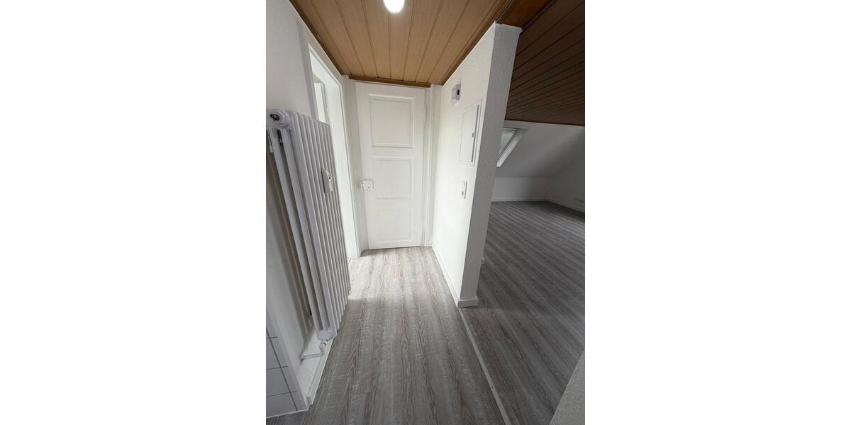 Dachgeschoßwohnung Budenheim - 1.5 Zimmer, 32 m&sup2;, 520&euro; | Angebot:26659694