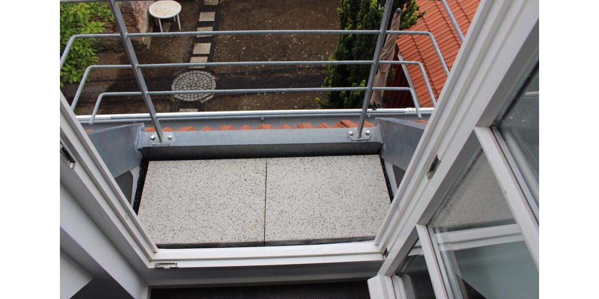 Dachgeschoßwohnung Idstein - 2 Zimmer, 82 m&sup2;, 1.130&euro; | Angebot:25759553