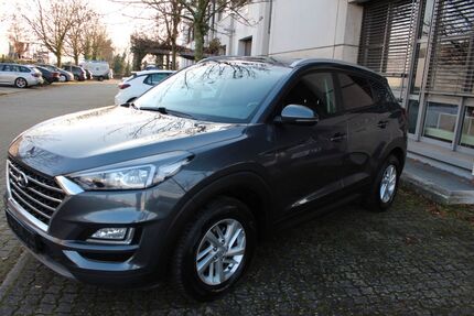 Hyundai TUCSON 278.000 km 11.700 € Rüsselsheim 65428