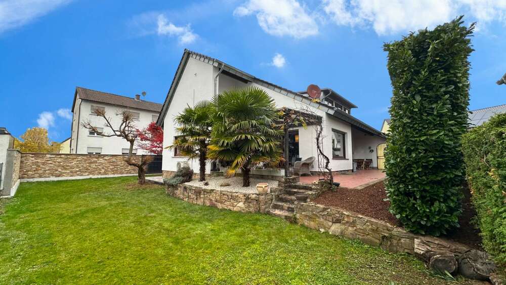 Haus zum Kaufen in Hattersheim am Main 1.075.000 € 200 m² 6 zimmer