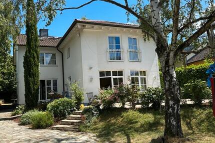 Haus Wiesbaden Südost - 8.5 Zimmer, 346 m&sup2;, 1.760.000&euro; | Angebot:24601262