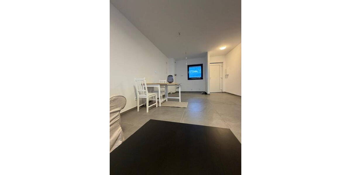 Etagenwohnung Wiesbaden Biebrich - 2 Zimmer, 65 m&sup2;, 1.450&euro; | Angebot:26388940