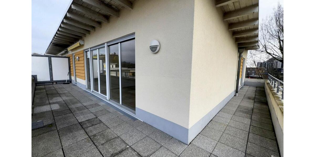 LIVE ON THE TOP FLOOR! Stylish 98 m² penthouse with terrace and underground parking 3 zimmer