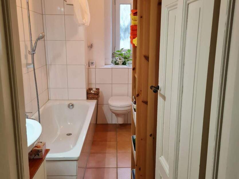 Ruhige Altbau-Wohnung in der Emanuel-Geibel-Straße 4 zimmer