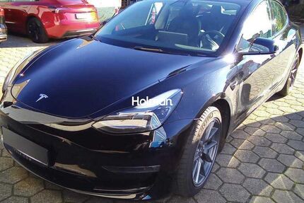 Tesla Model 3 41.464 km 30.760 &euro; Eschborn 65760