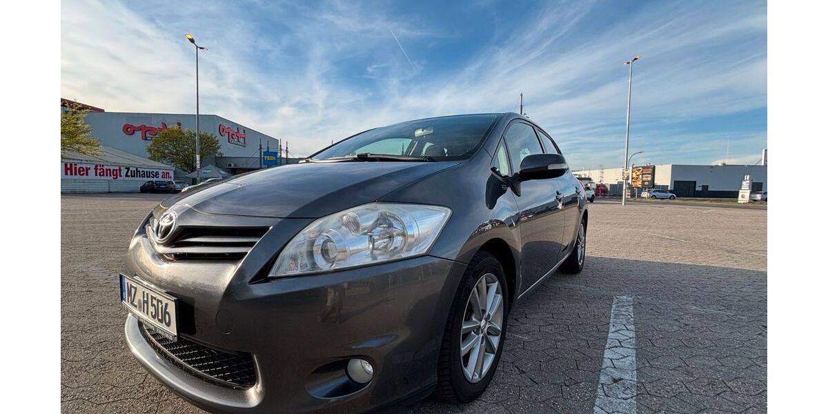 Toyota Auris 143.500 km 6.500 &euro; Ingelheim 55218