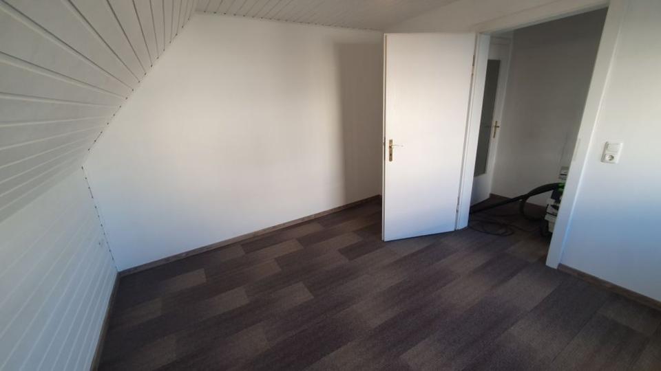 Einfamilienhaus Hattersheim am Main - 4.5 Zimmer, 114 m&sup2;, 1.600&euro; | Angebot:25408295