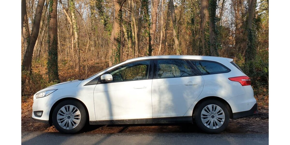 Ford Focus 157.900 km 7.490 € Bad Schwalbach 65307