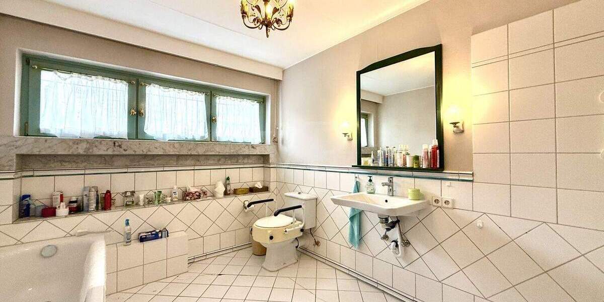 Bungalow Kelkheim (Taunus) Kelkheim - 9 Zimmer, 362 m&sup2;, 1.490.000&euro; | Angebot:25775181