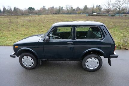 Lada Niva 42.200 km 13.990 &euro; Wiesbaden 65195