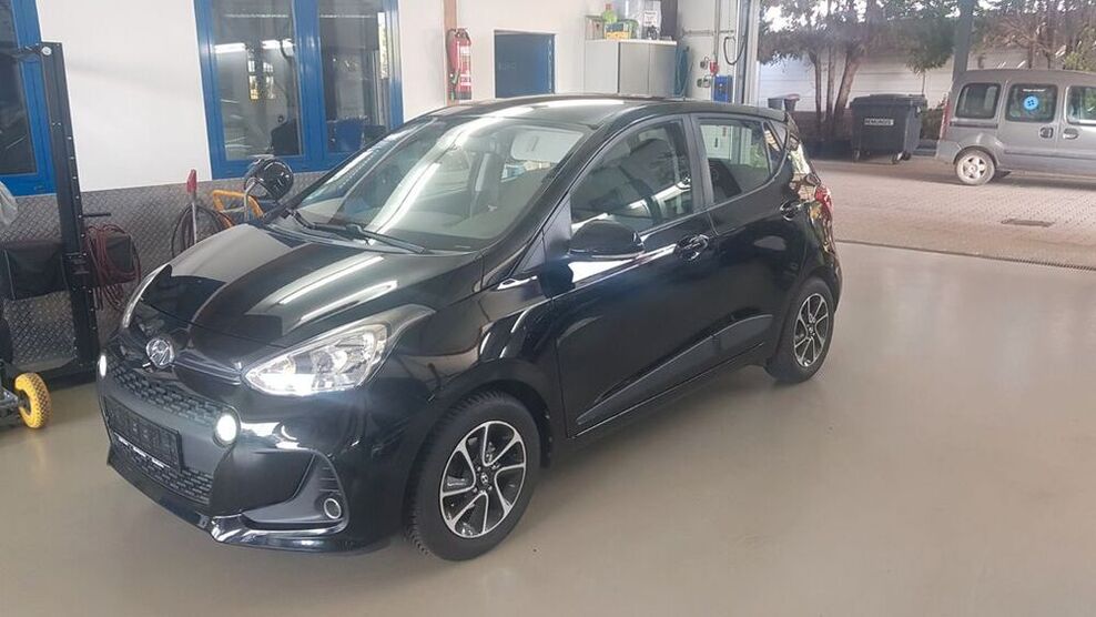 i10