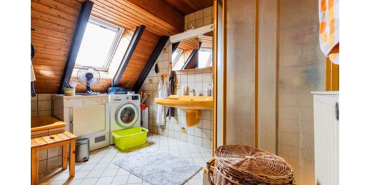 Mehrfamilienhaus, Wohnhaus Bischofsheim - 8 Zimmer, 695.000&euro; | Angebot:24966393