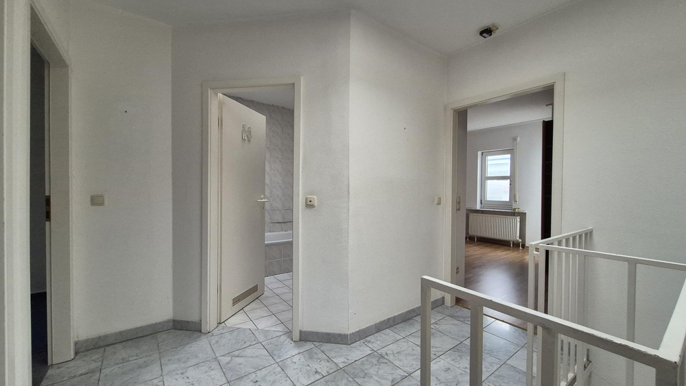 RMH mit Garage, 2 Balkonen, Garten und Terrasse - Reihenmittelhaus Wiesbaden Klarenthal | Angebot:25972229