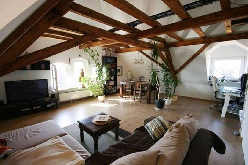 Charmante Dachgeschoßwohnung in Essenheim