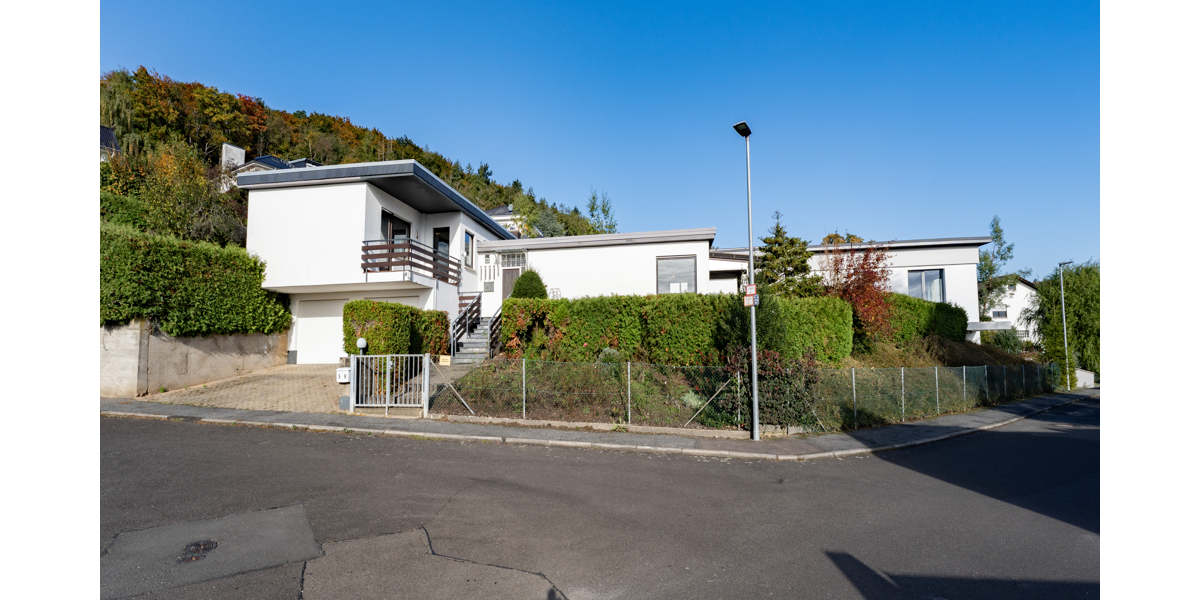 Attraktive Lage, großes Grundstück und moderne Architektur 5 zimmer