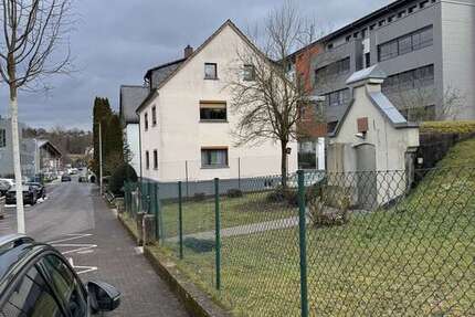 Haus Idstein - 9 Zimmer, 245 m&sup2;, 590.000&euro; | Angebot:25435647