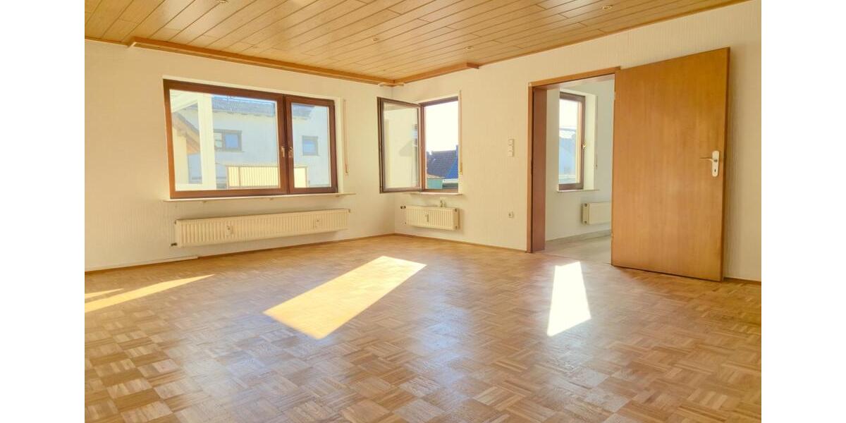 DOGS WELCOME IN DUPLEX HOME! Cozy house with fitted kitchen and spacious courtyard 4 zimmer