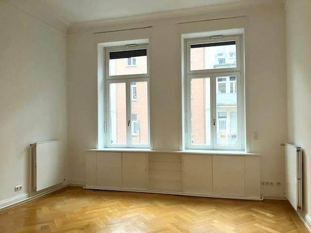 Etagenwohnung Wiesbaden Südost - 4 Zimmer, 124 m&sup2;, 1.900&euro; | Angebot:25772220