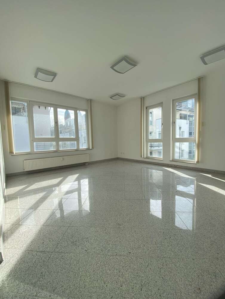 Büro in Bad Homburg 490.000 € 135.89 m²