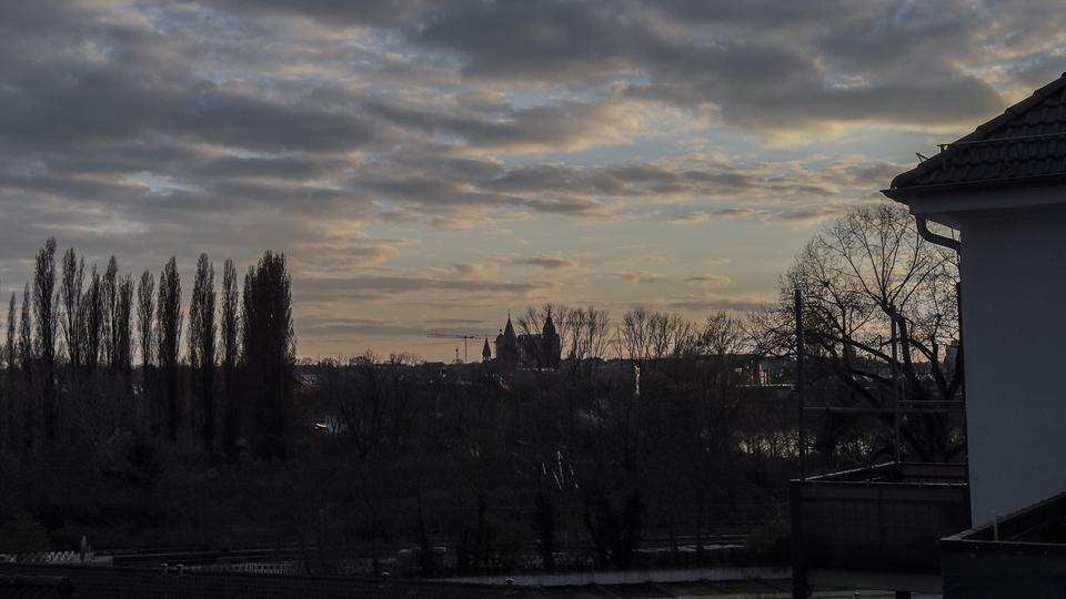 Etagenwohnung Wiesbaden Mainz-Kastel - 4 Zimmer, 105 m&sup2;, 1.810&euro; | Angebot:25655281