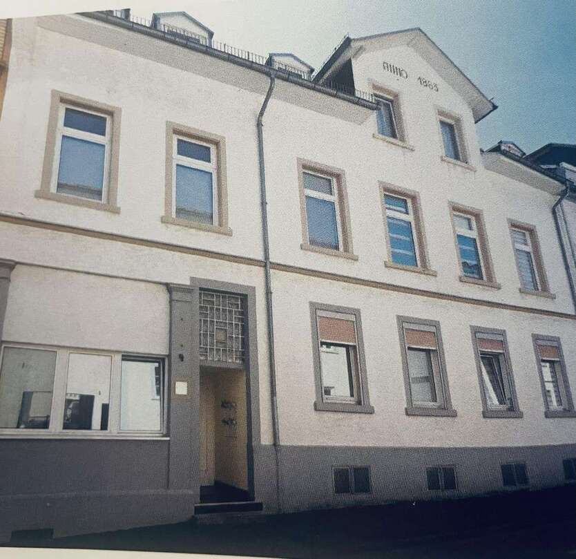 Haus zum Kaufen in Wiesbaden 1.179.000 € 437 m² 18 zimmer